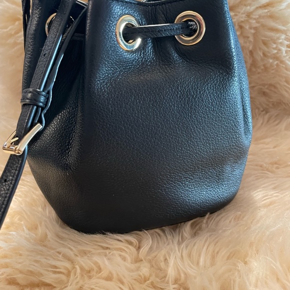 - - Mini Michael Kors Crossbody Shoulder Drawstring Bag Black Pebble - Picture 3 of 11